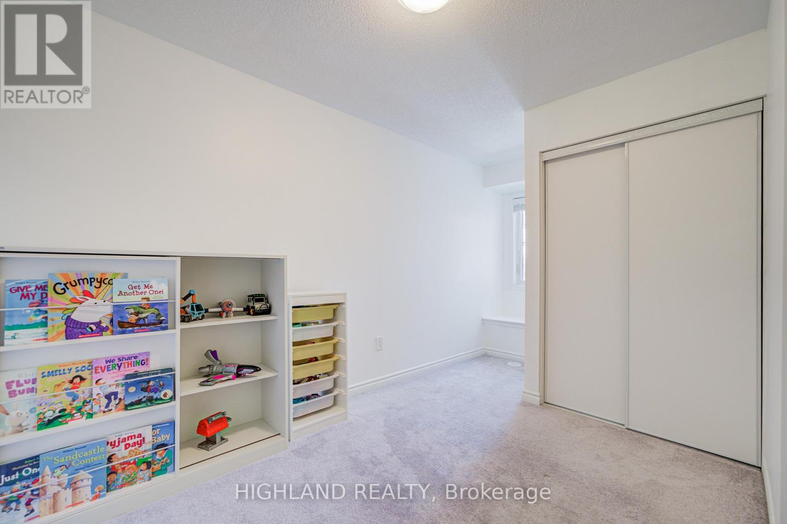 283 Murlock Heights, Milton, Ontario  L9E 1C2 - Photo 16 - W12393125