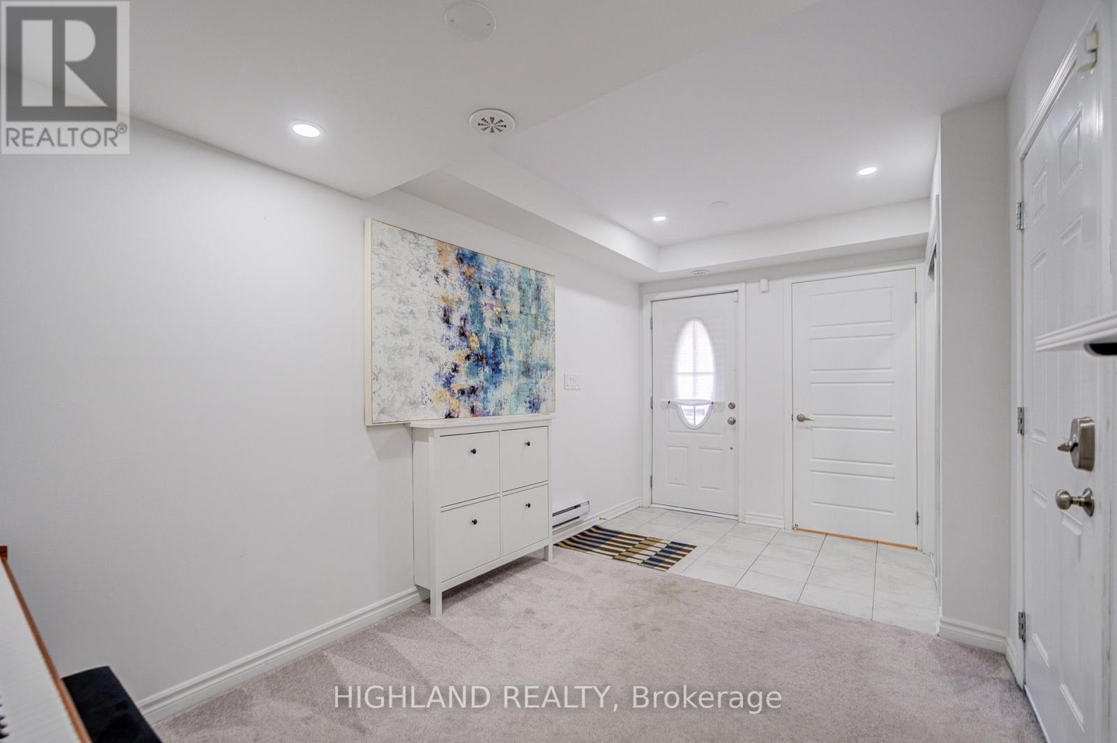 283 Murlock Heights, Milton, Ontario  L9E 1C2 - Photo 4 - W12393125