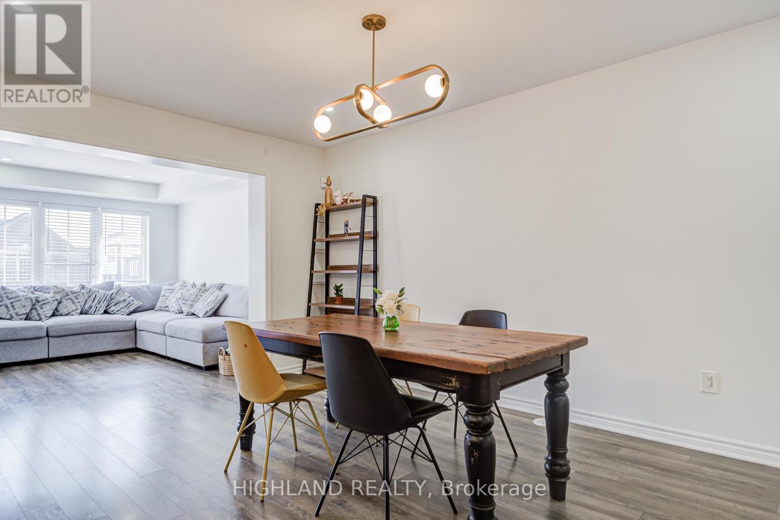 283 Murlock Heights, Milton, Ontario  L9E 1C2 - Photo 8 - W12393125