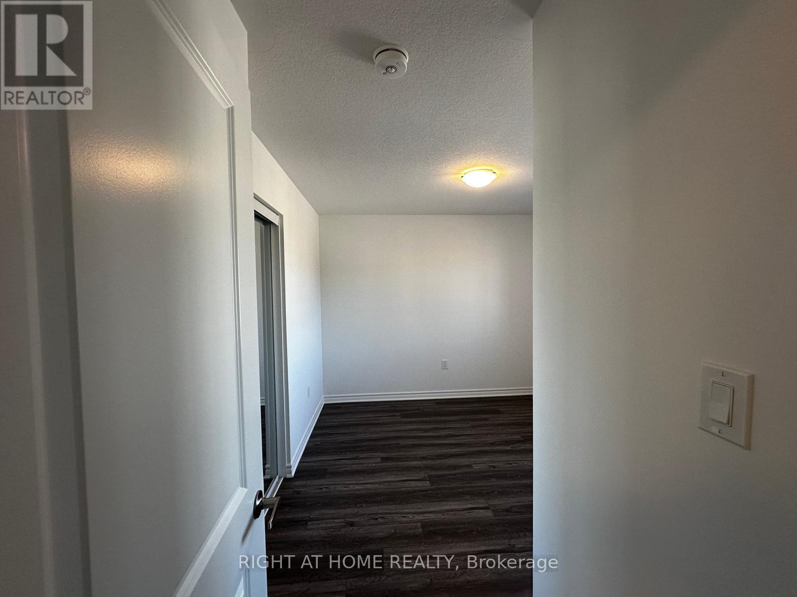 349 Millstone Street, Kitchener, Ontario  N2R 0V4 - Photo 14 - X12393104