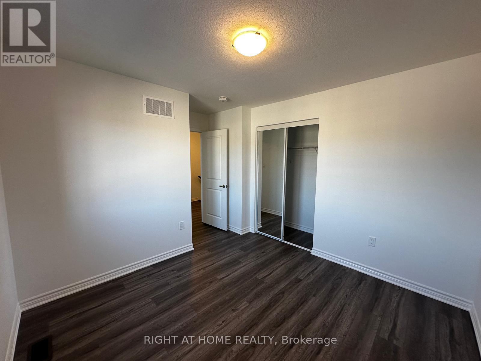 349 Millstone Street, Kitchener, Ontario  N2R 0V4 - Photo 8 - X12393104