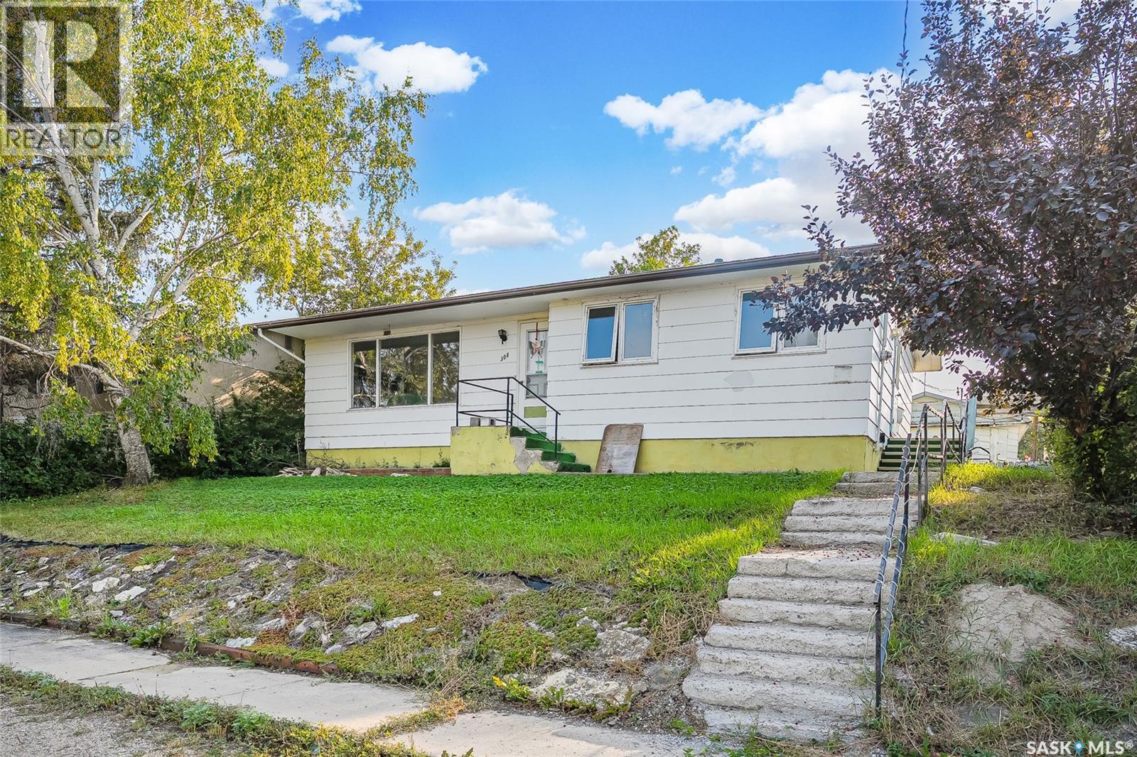 308 3rd Avenue, Young, Saskatchewan  S0K 4Y0 - Photo 2 - SK017803