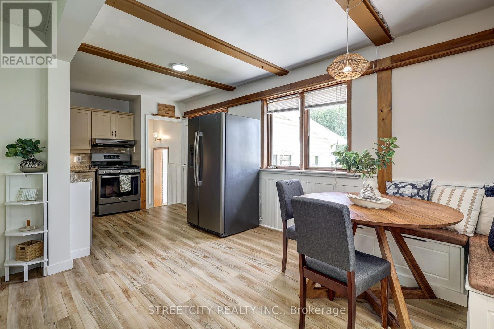 260 Tweedsmuir Avenue, London East, Ontario  N5W 1L3 - Photo 18 - X12388899