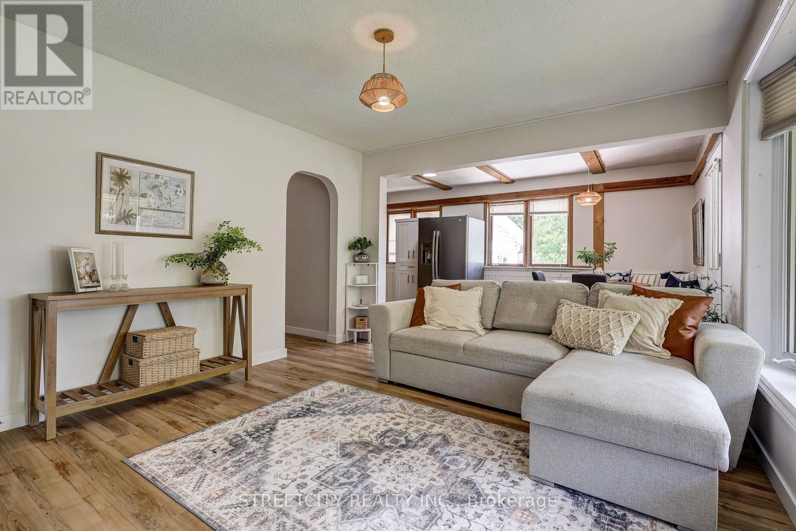 260 Tweedsmuir Avenue, London East, Ontario  N5W 1L3 - Photo 15 - X12388899