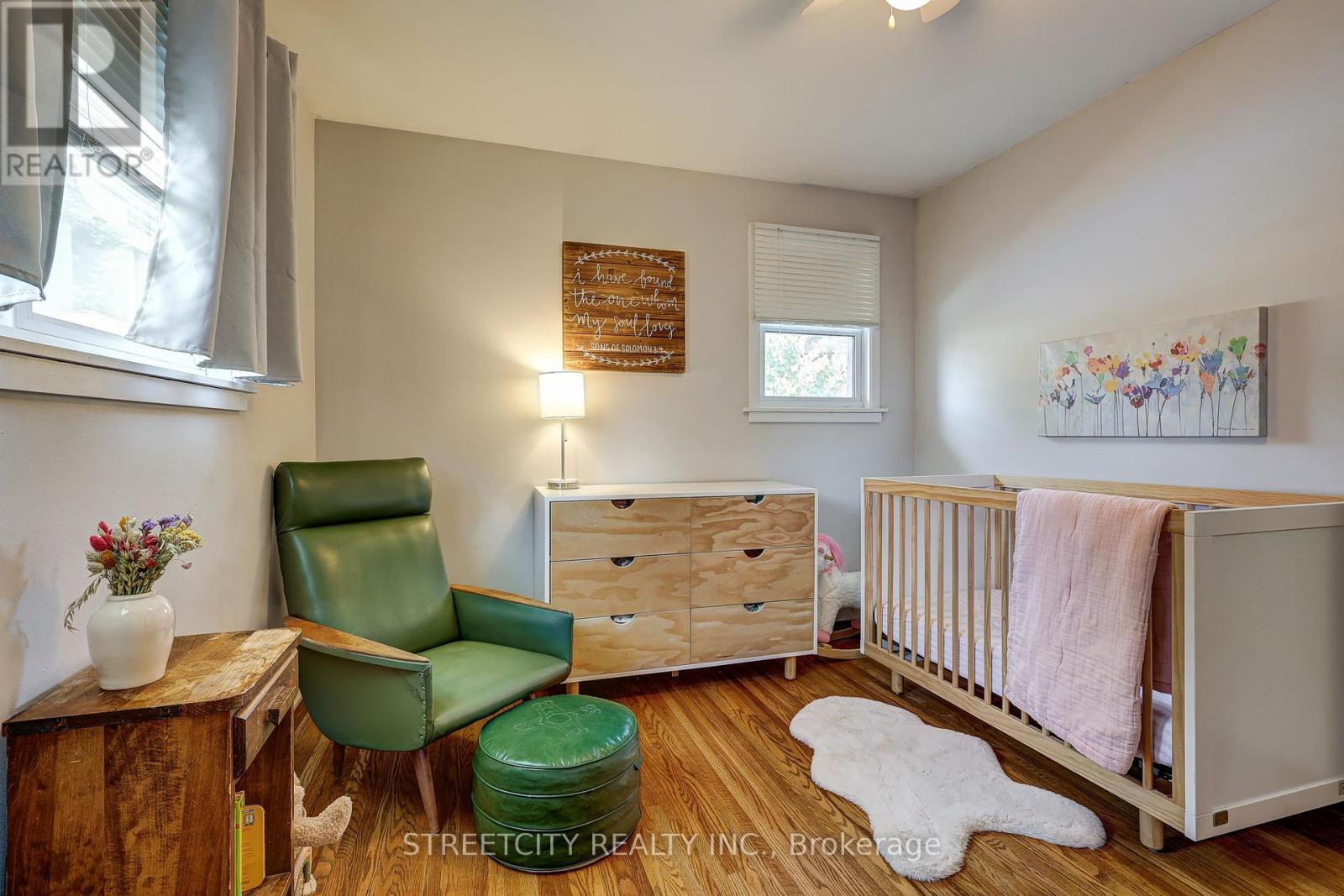 260 Tweedsmuir Avenue, London East, Ontario  N5W 1L3 - Photo 25 - X12388899