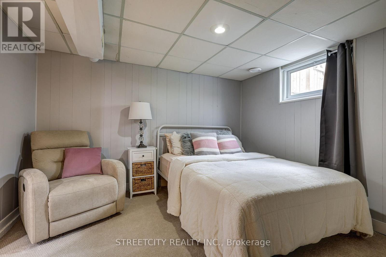 260 Tweedsmuir Avenue, London East, Ontario  N5W 1L3 - Photo 36 - X12388899