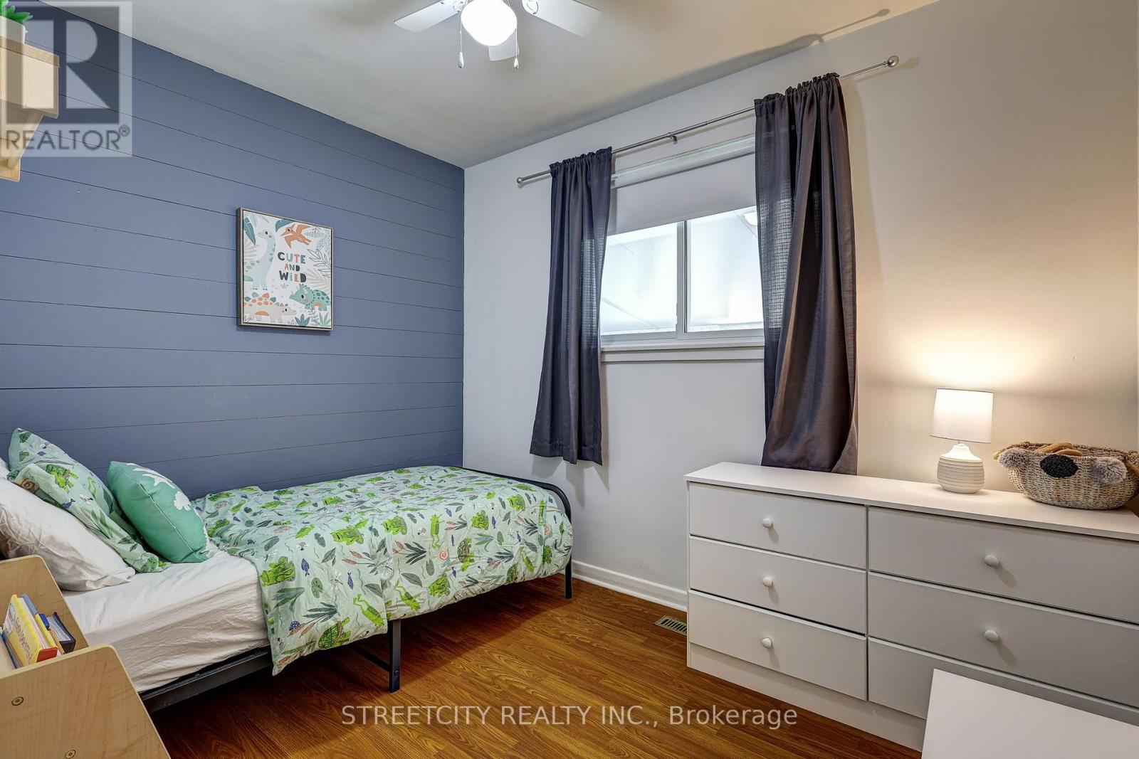 260 Tweedsmuir Avenue, London East, Ontario  N5W 1L3 - Photo 27 - X12388899
