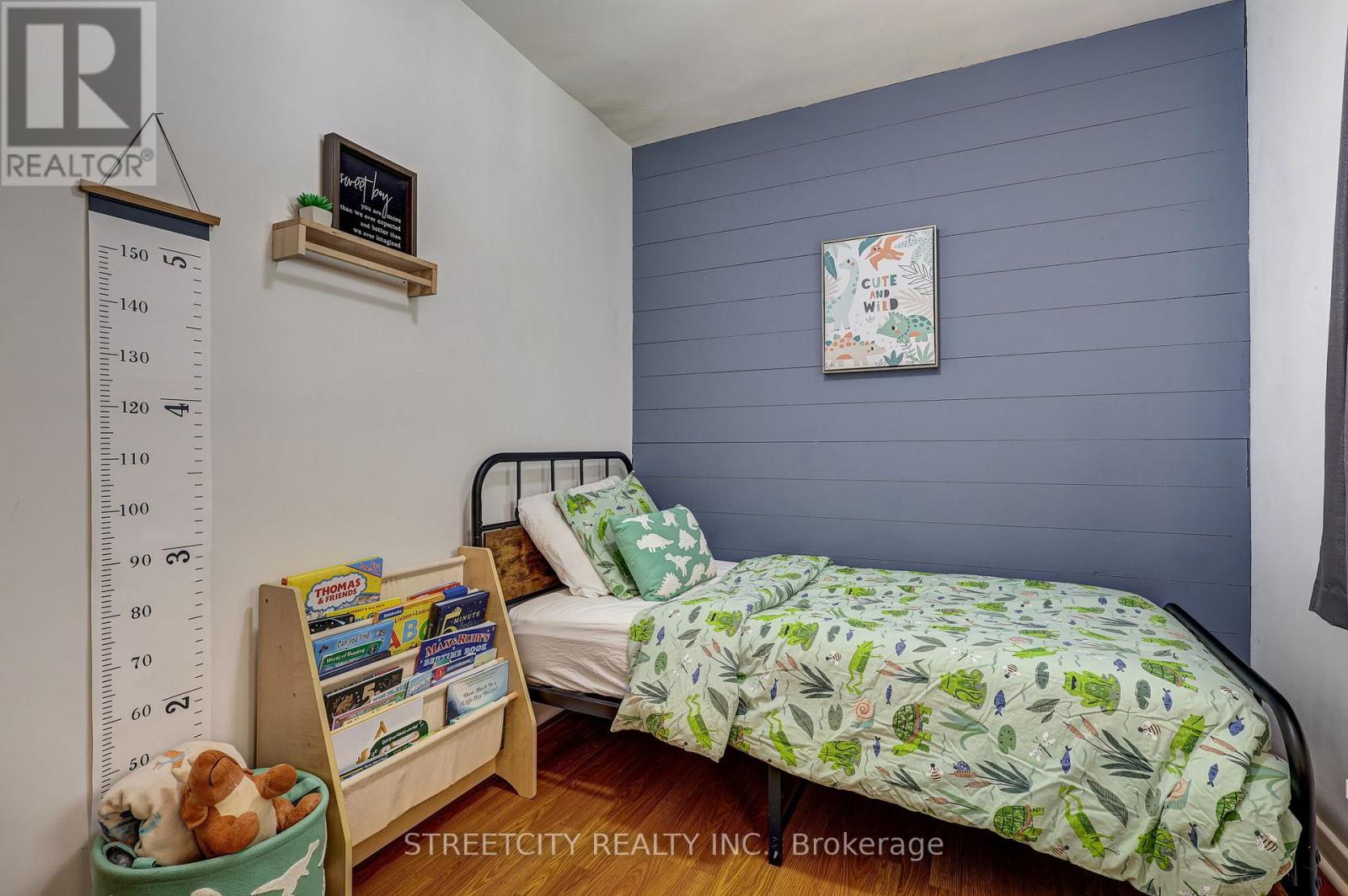 260 Tweedsmuir Avenue, London East, Ontario  N5W 1L3 - Photo 28 - X12388899