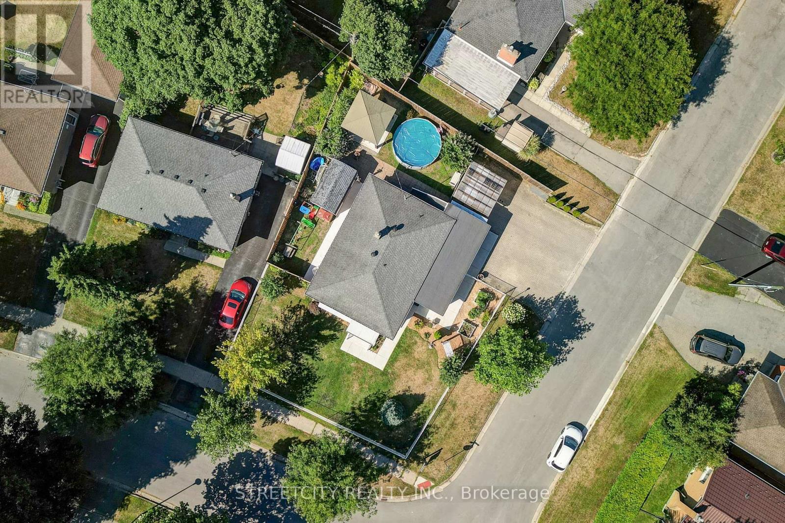 260 Tweedsmuir Avenue, London East, Ontario  N5W 1L3 - Photo 4 - X12388899