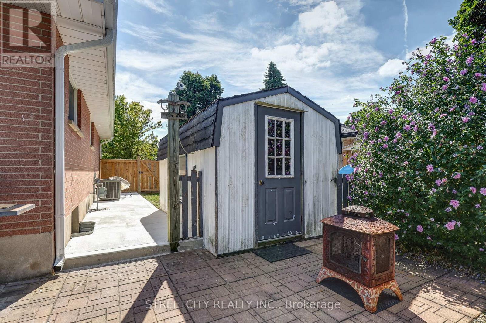 260 Tweedsmuir Avenue, London East, Ontario  N5W 1L3 - Photo 44 - X12388899