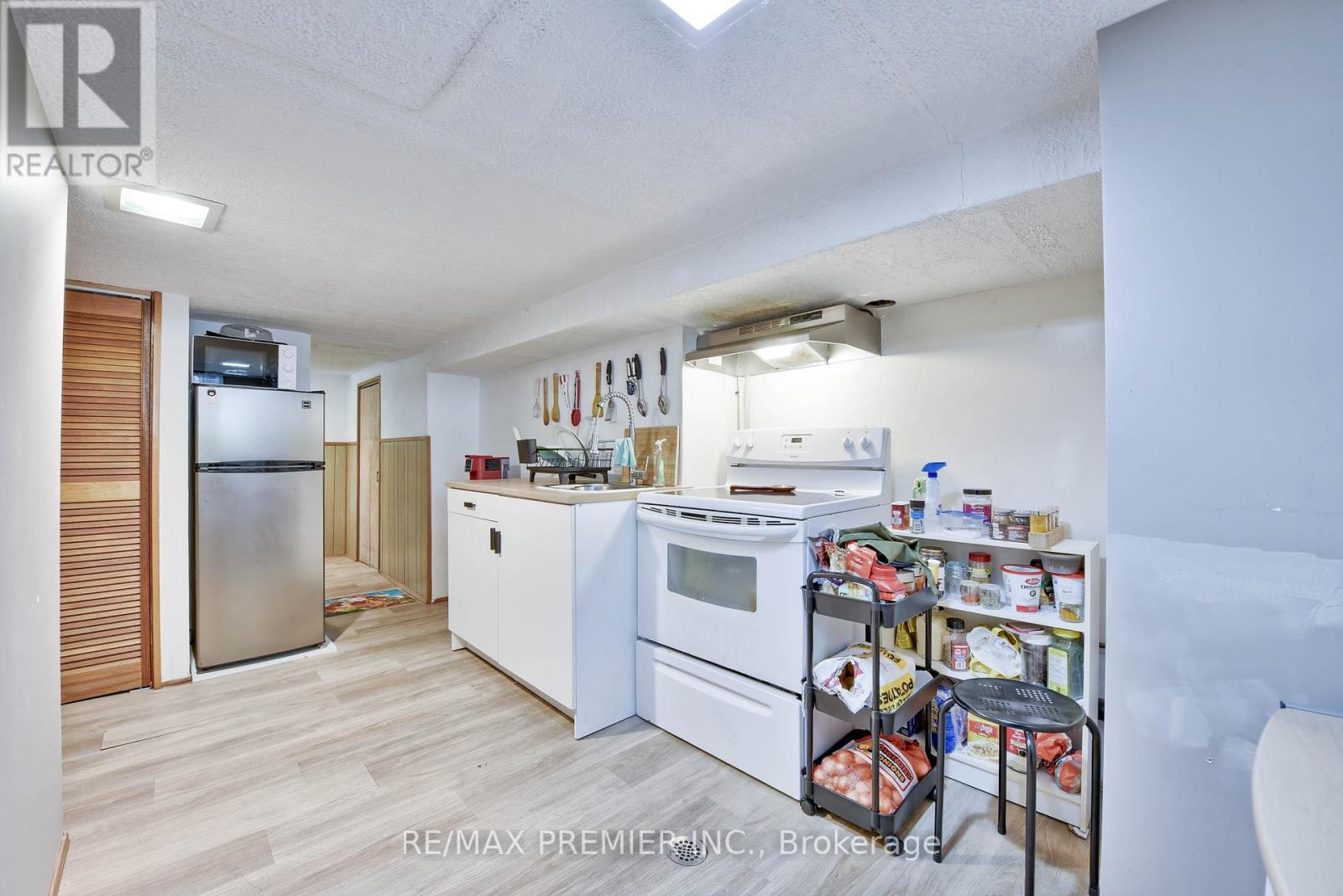 1 Edgebrook Drive, Toronto, Ontario  M9V 1E1 - Photo 13 - W12393132