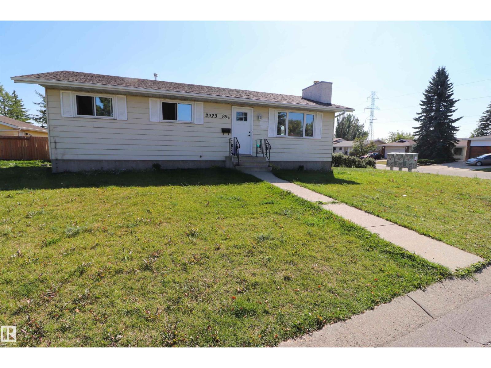 2923 89 ST NW NW, Edmonton, Alberta