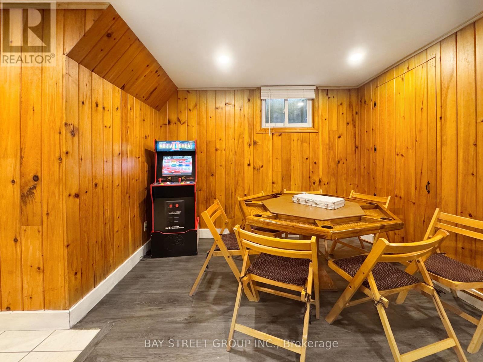 Basement - 8 Middle Street, Georgina, Ontario  L0E 1R0 - Photo 10 - N12393149