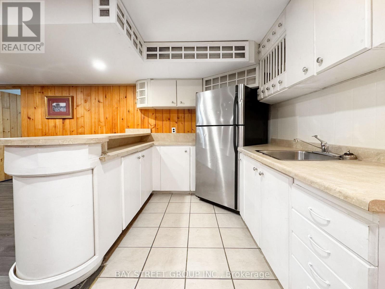 Basement - 8 Middle Street, Georgina, Ontario  L0E 1R0 - Photo 13 - N12393149