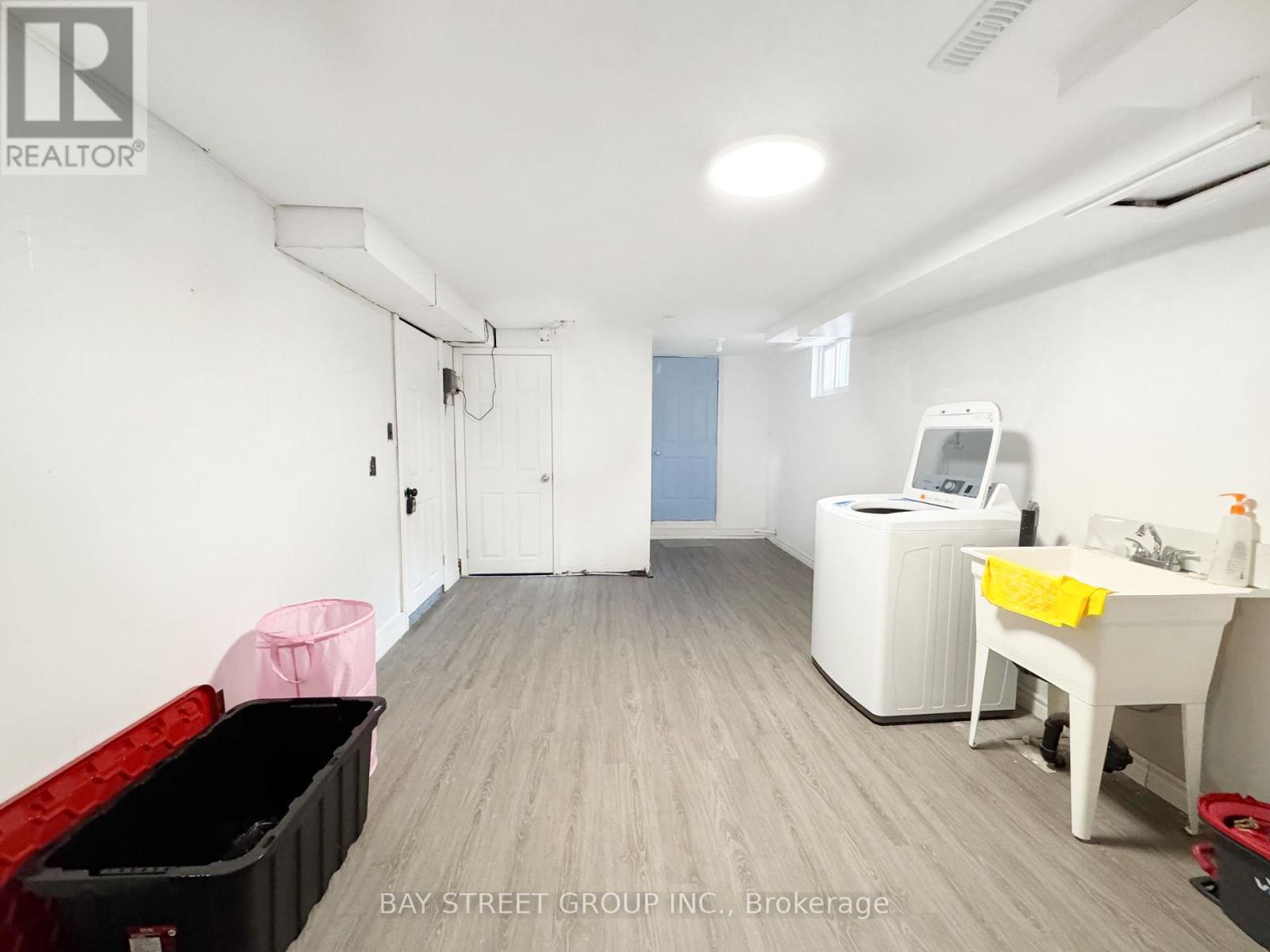 Basement - 8 Middle Street, Georgina, Ontario  L0E 1R0 - Photo 18 - N12393149
