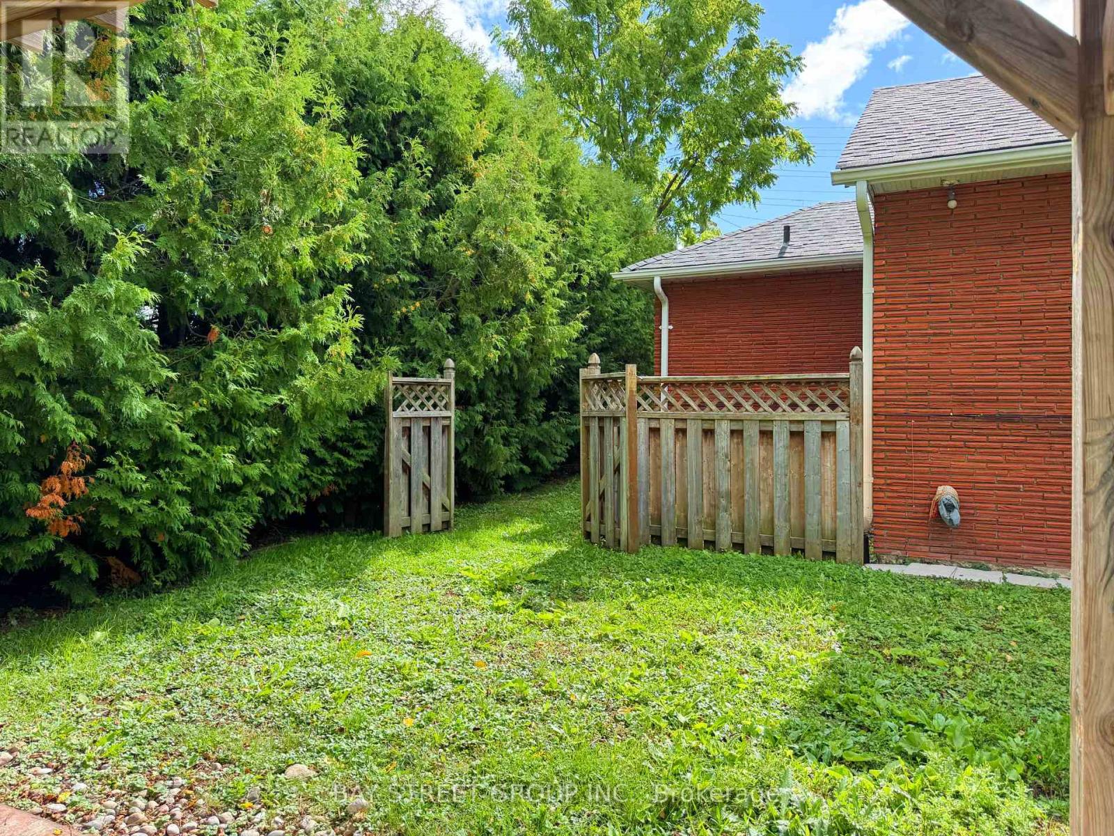 Basement - 8 Middle Street, Georgina, Ontario  L0E 1R0 - Photo 30 - N12393149