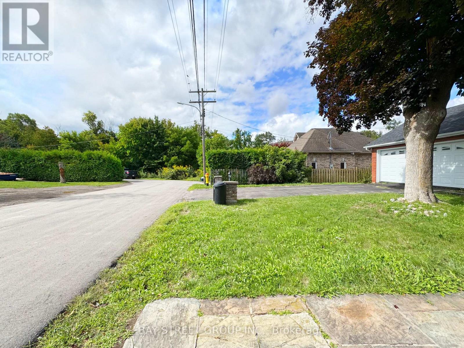 Basement - 8 Middle Street, Georgina, Ontario  L0E 1R0 - Photo 4 - N12393149