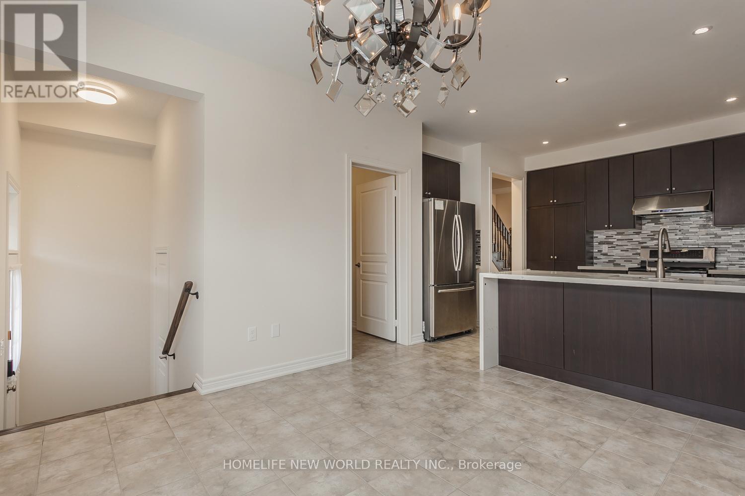 39 Cherna Avenue S, Markham, Ontario  L6C 0X5 - Photo 11 - N12393162