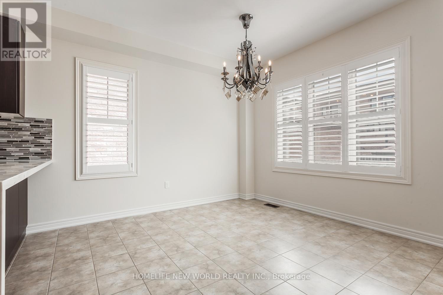 39 Cherna Avenue S, Markham, Ontario  L6C 0X5 - Photo 13 - N12393162