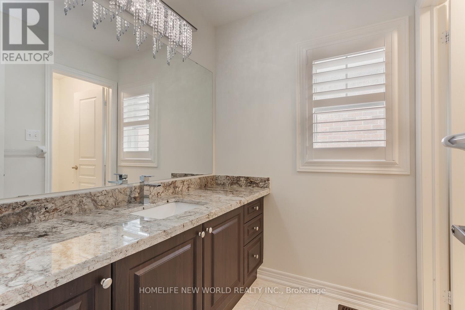 39 Cherna Avenue S, Markham, Ontario  L6C 0X5 - Photo 21 - N12393162