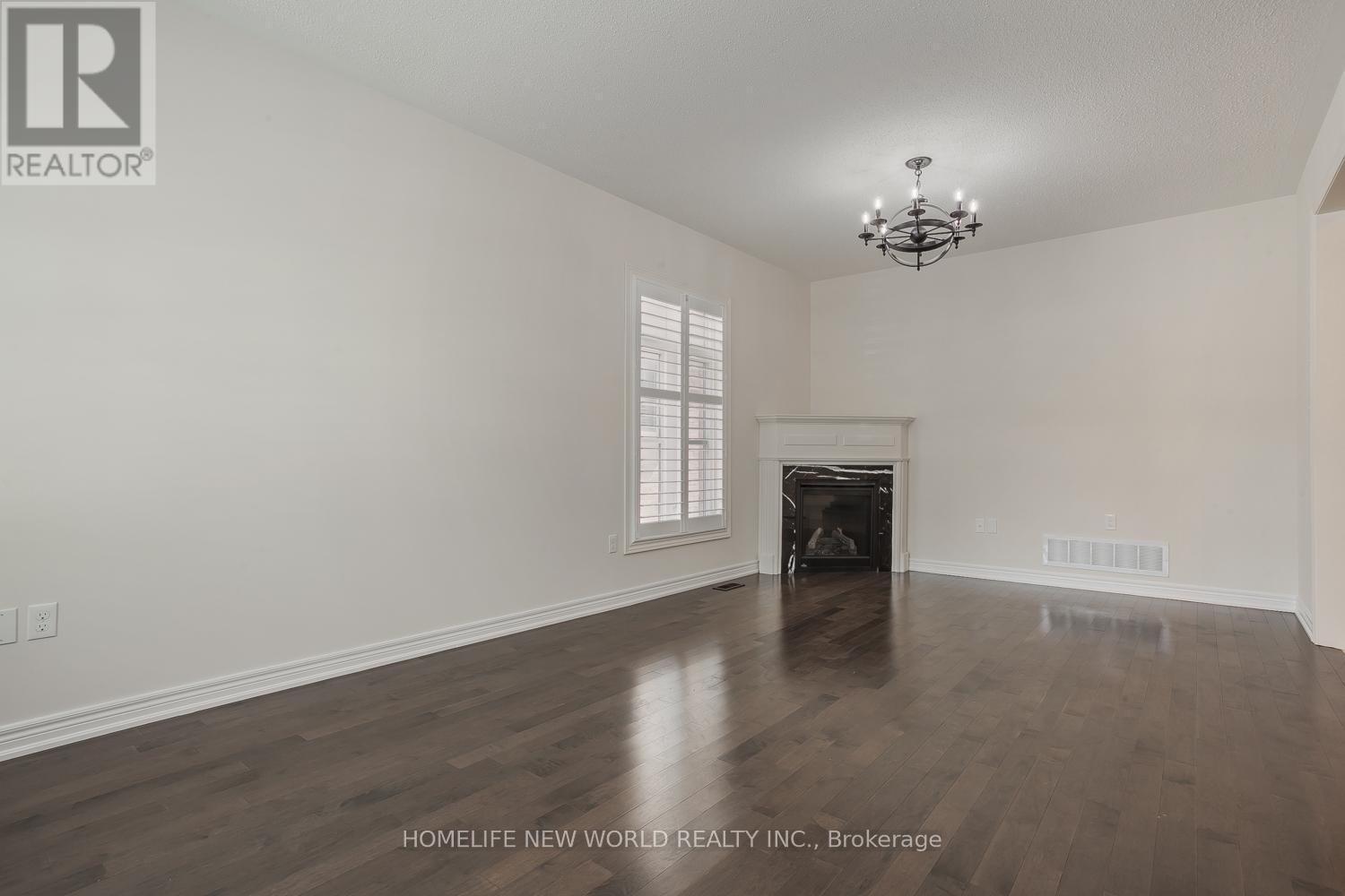 39 Cherna Avenue S, Markham, Ontario  L6C 0X5 - Photo 4 - N12393162