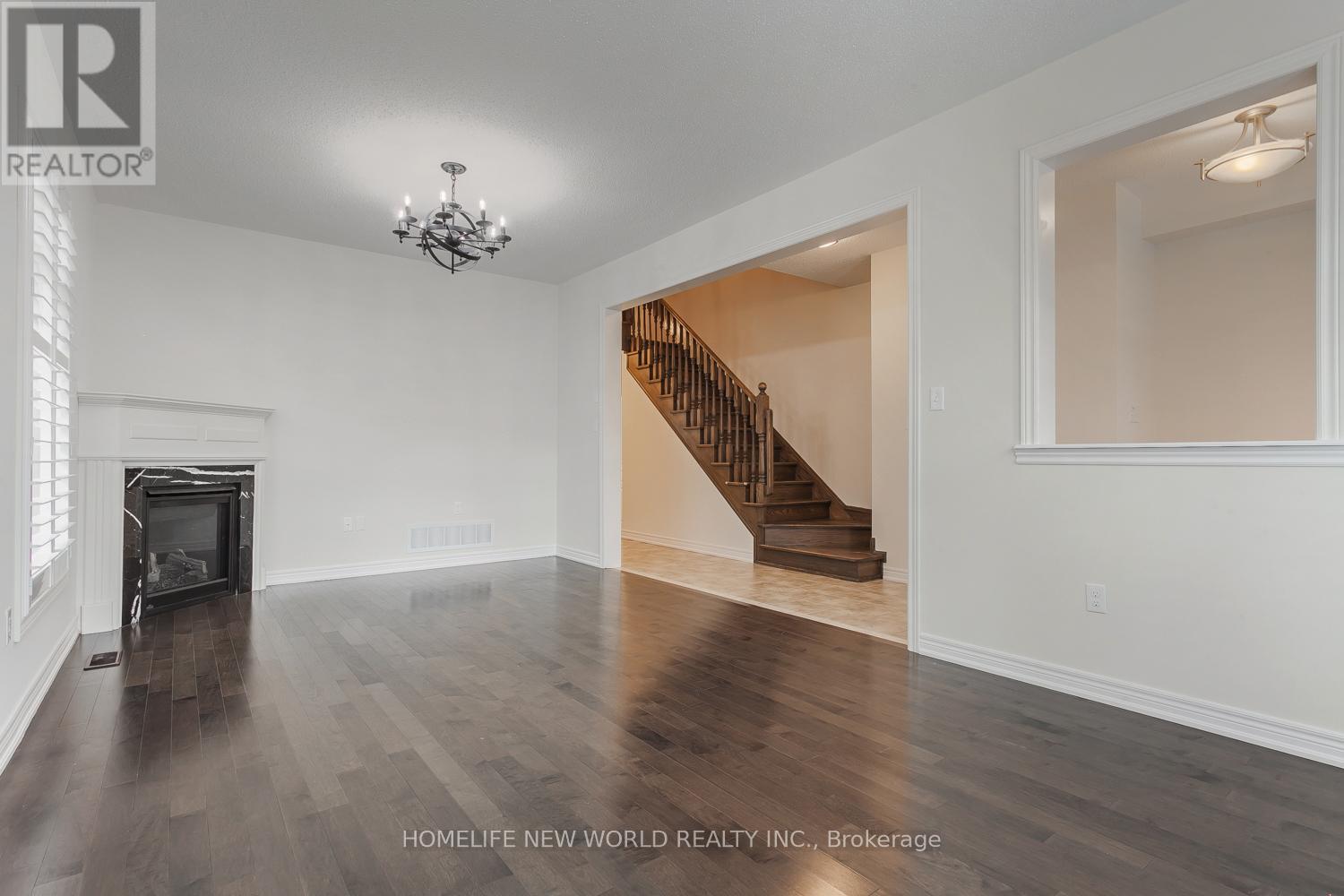 39 Cherna Avenue S, Markham, Ontario  L6C 0X5 - Photo 5 - N12393162