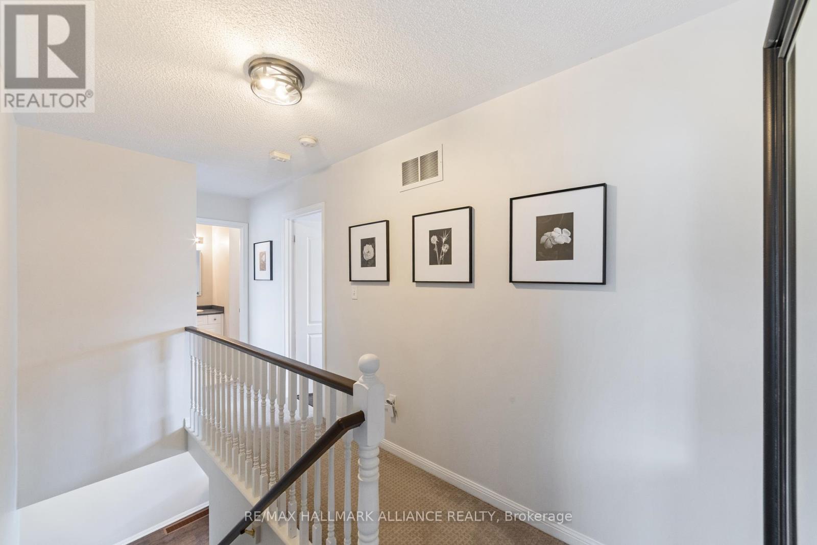 2185 Baronwood Drive, Oakville (Wm Westmount), Ontario  L6M 4S4 - Photo 12 - W12393156