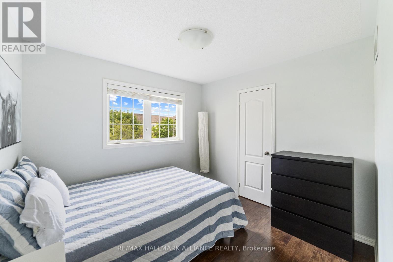 2185 Baronwood Drive, Oakville (Wm Westmount), Ontario  L6M 4S4 - Photo 13 - W12393156