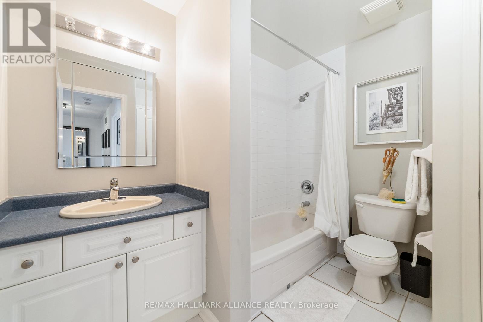 2185 Baronwood Drive, Oakville (Wm Westmount), Ontario  L6M 4S4 - Photo 18 - W12393156