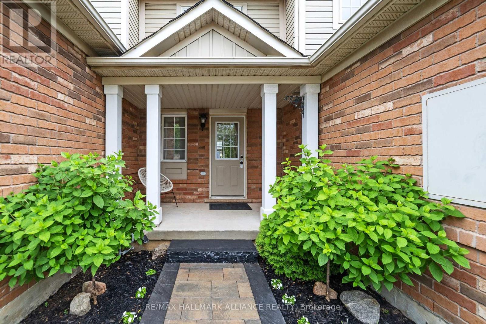 2185 Baronwood Drive, Oakville (Wm Westmount), Ontario  L6M 4S4 - Photo 2 - W12393156