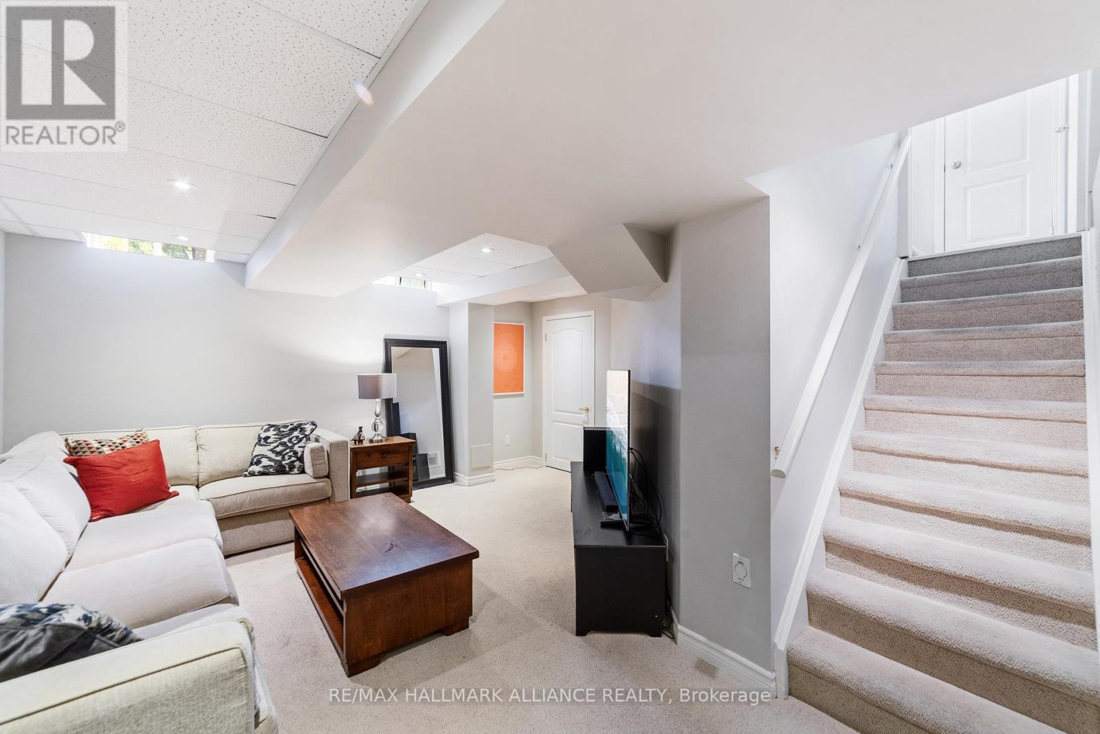 2185 Baronwood Drive, Oakville (Wm Westmount), Ontario  L6M 4S4 - Photo 22 - W12393156