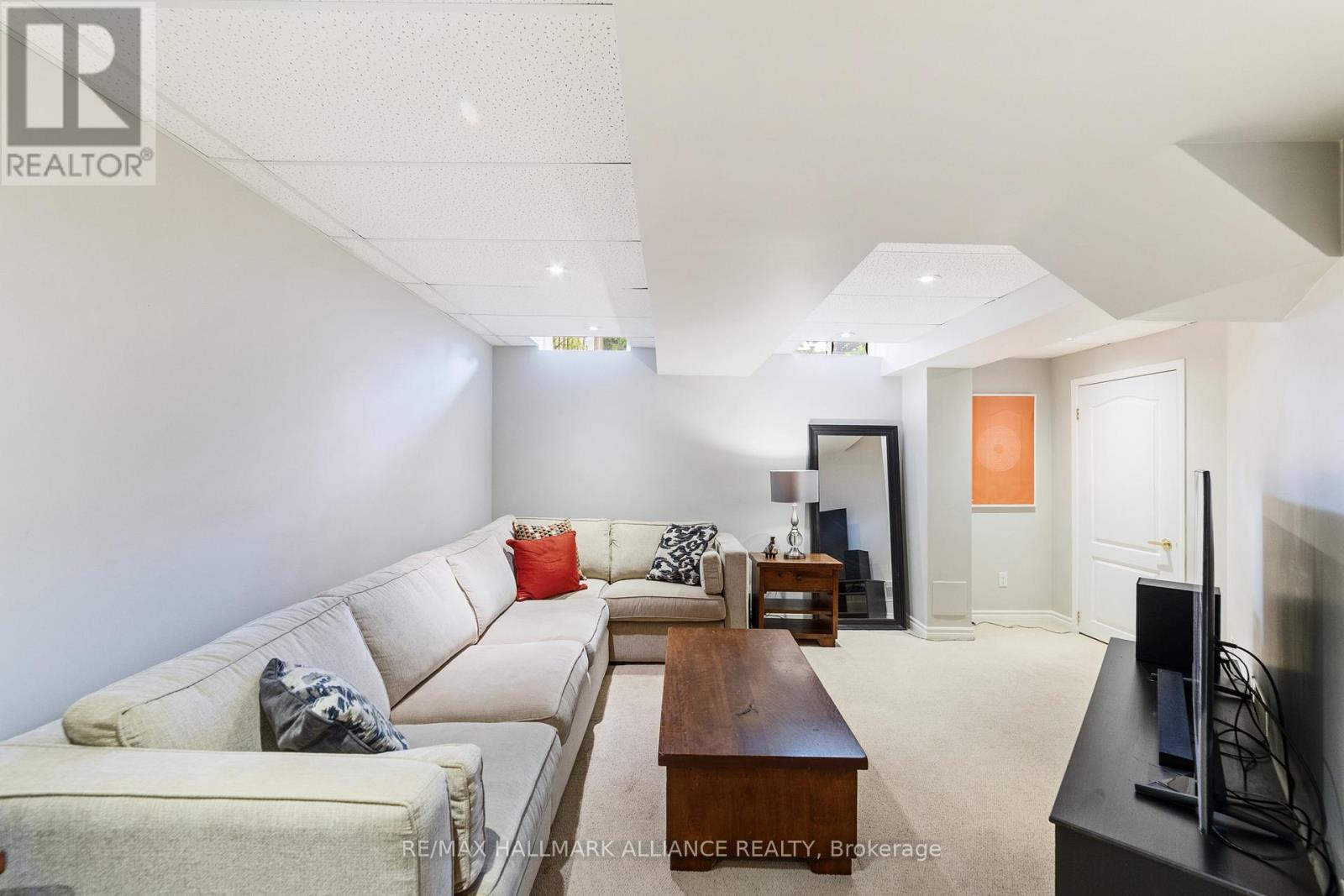2185 Baronwood Drive, Oakville (Wm Westmount), Ontario  L6M 4S4 - Photo 23 - W12393156