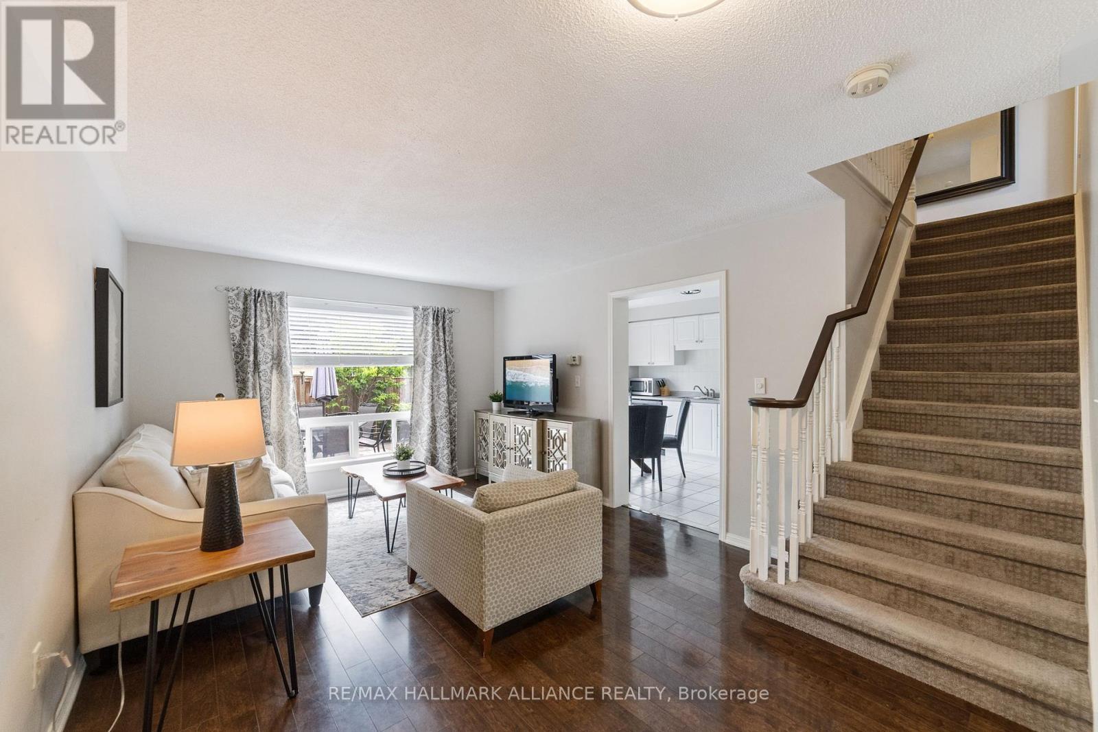 2185 Baronwood Drive, Oakville (Wm Westmount), Ontario  L6M 4S4 - Photo 7 - W12393156