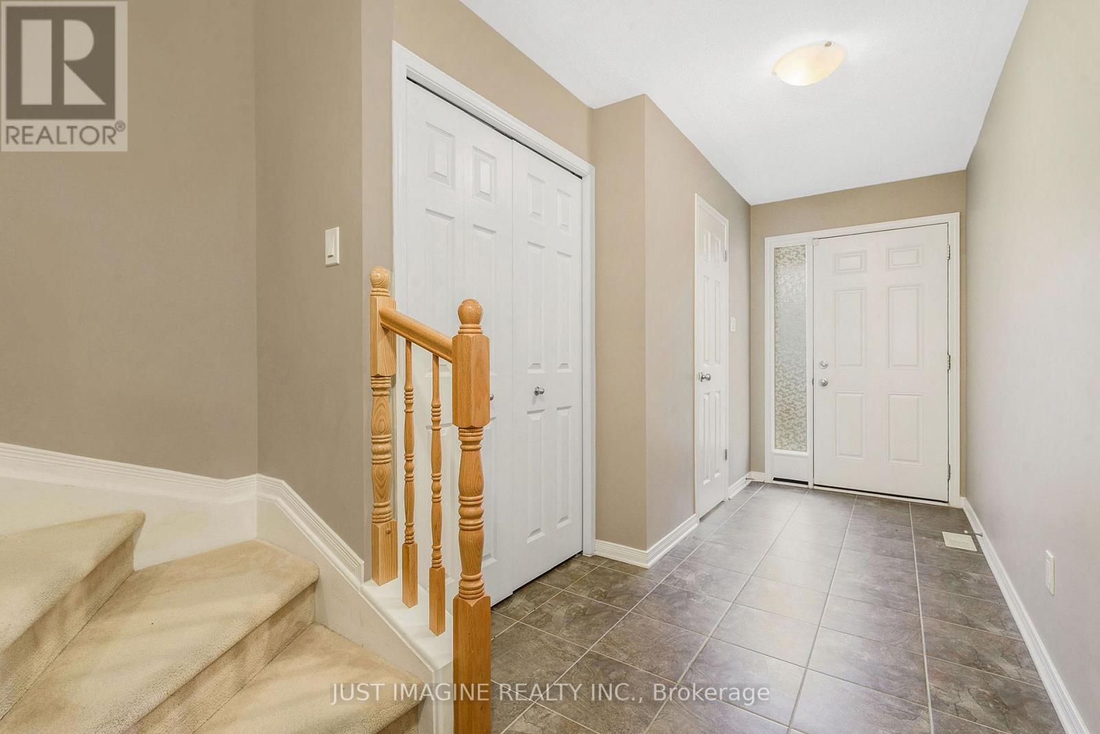 105 Caithness Private, Ottawa, Ontario  K1W 0G4 - Photo 2 - X12393172