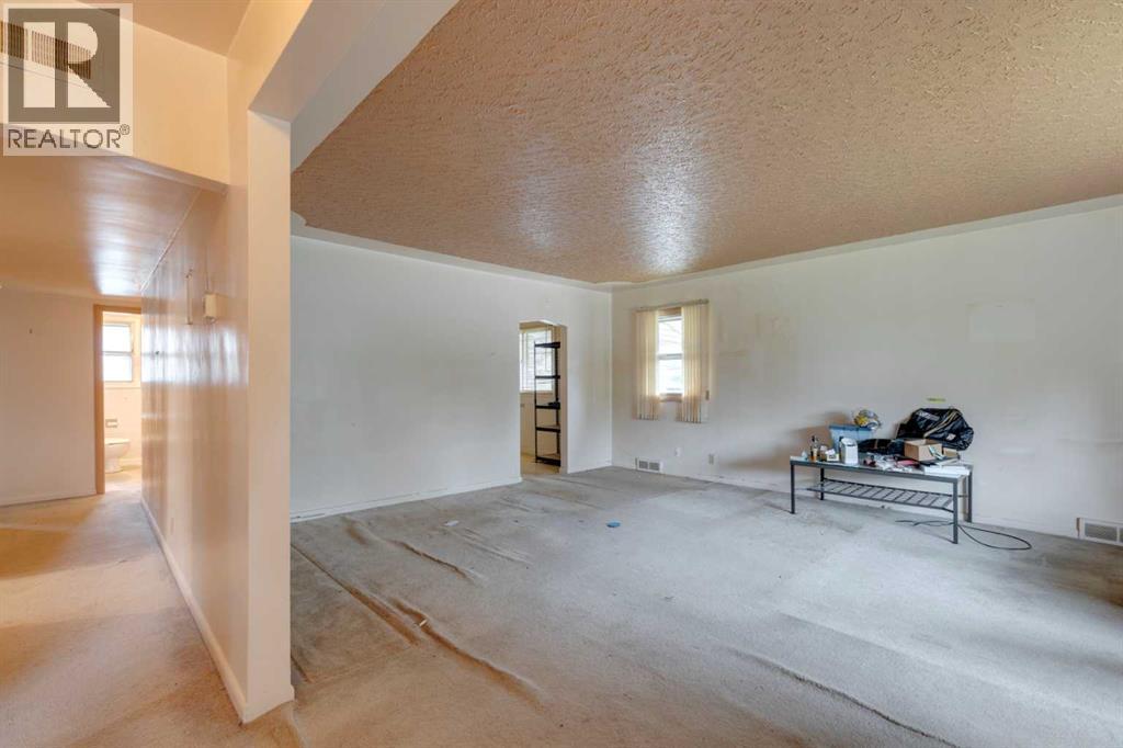 2240 35 Street Sw, Calgary, Alberta  T3E 2X8 - Photo 12 - A2254308