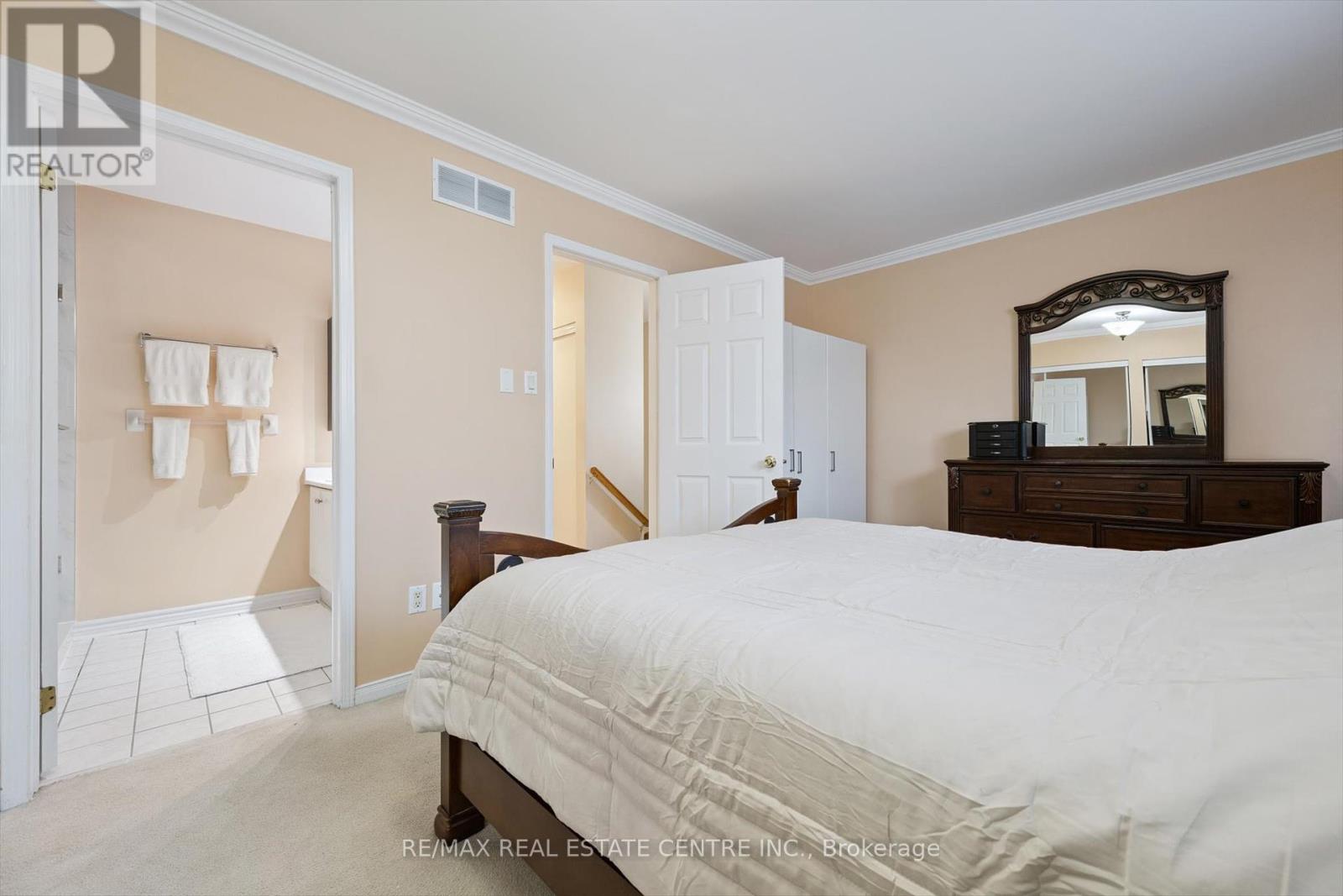 665d Scarlett Road, Toronto, Ontario  M9P 2T2 - Photo 21 - W12393164