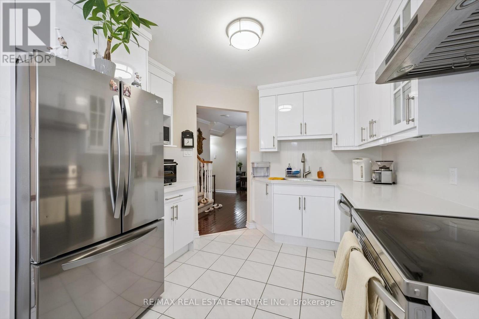 665d Scarlett Road, Toronto, Ontario  M9P 2T2 - Photo 9 - W12393164