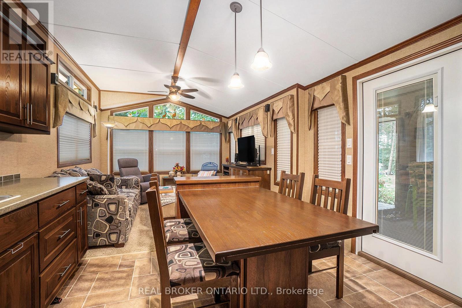H10 - 240 Pinewood Park Road, Whitewater Region, Ontario  K0J 1Y0 - Photo 16 - X12393176