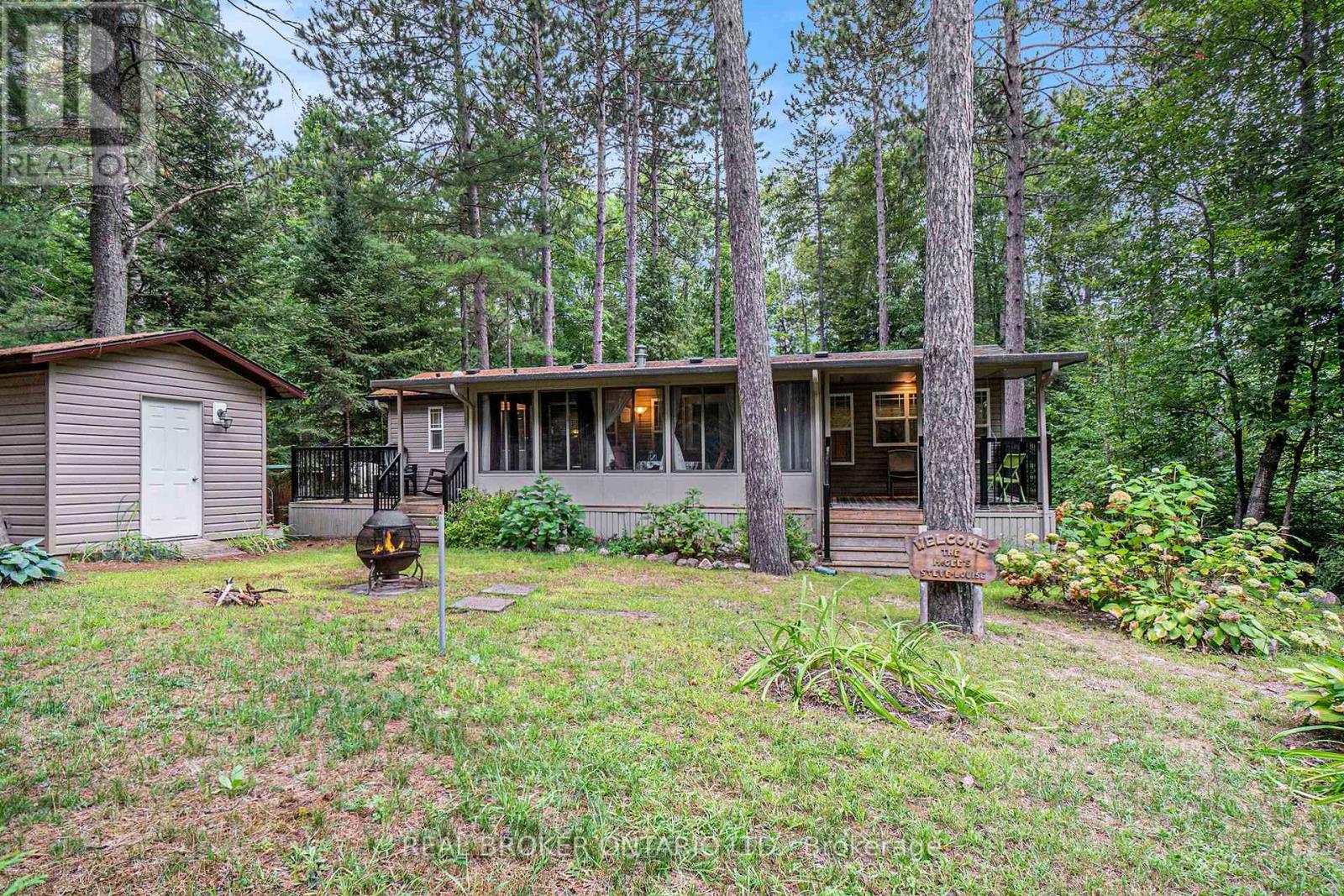 H10 - 240 Pinewood Park Road, Whitewater Region, Ontario  K0J 1Y0 - Photo 3 - X12393176