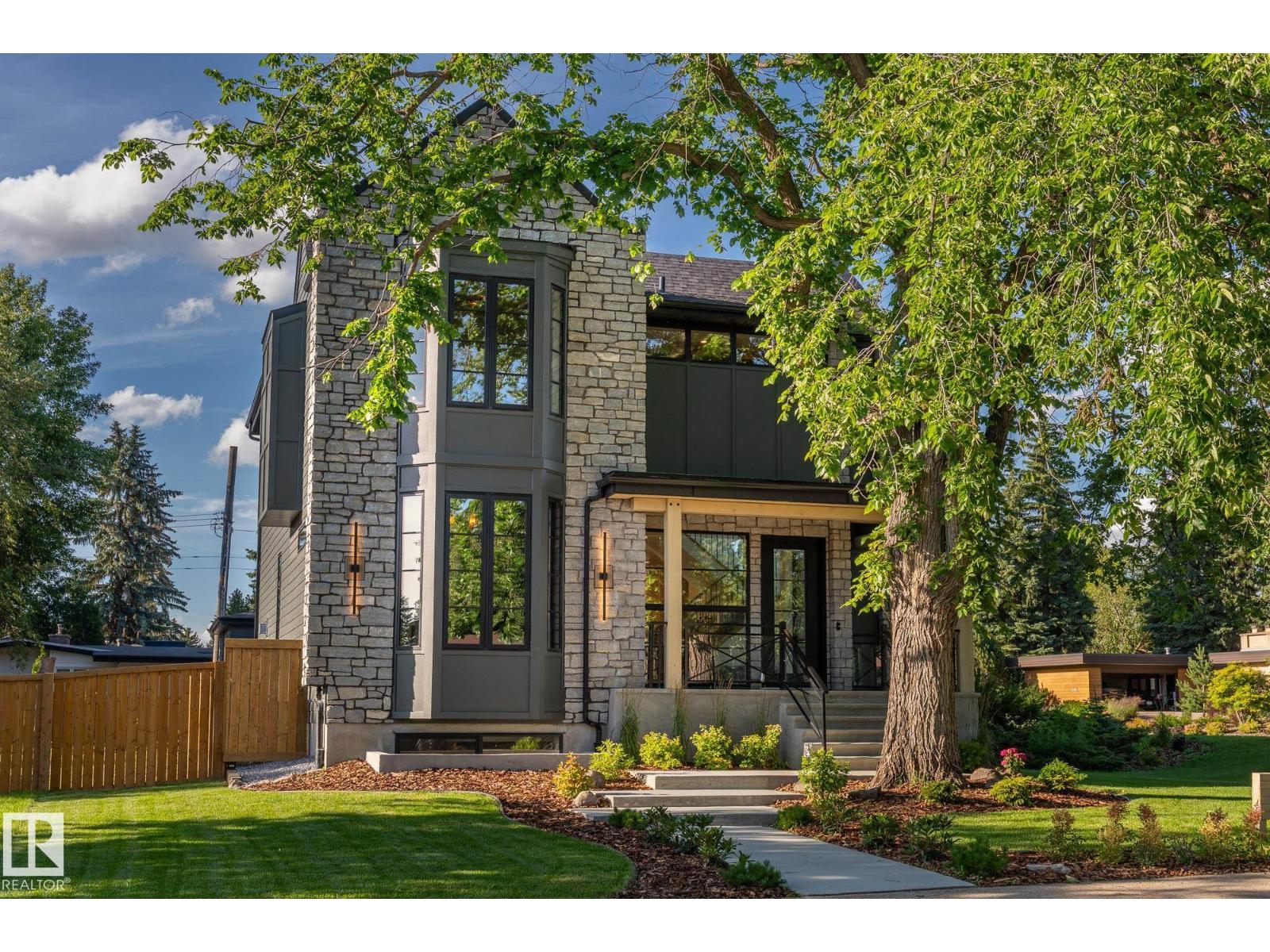 13804 85 Av Nw, Edmonton, Alberta  T5R 3Y7 - Photo 2 - E4456970
