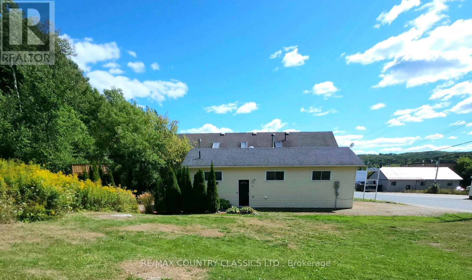 71 & 73 Cleak Avenue, Bancroft, Ontario  K0L 1C0 - Photo 4 - X12368809