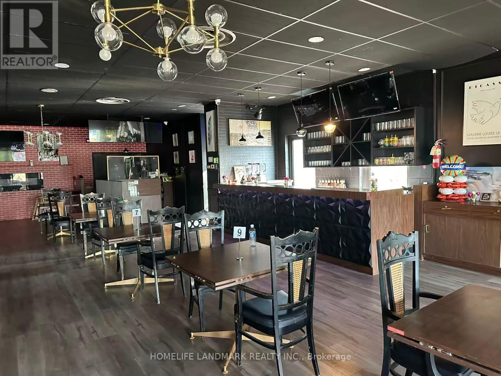 3786 Main Street, Niagara Falls (Chippawa), Ontario  L2G 6B2 - Photo 15 - X12393177