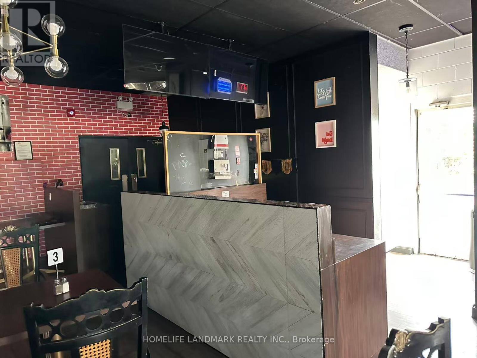 3786 Main Street, Niagara Falls (Chippawa), Ontario  L2G 6B2 - Photo 17 - X12393177