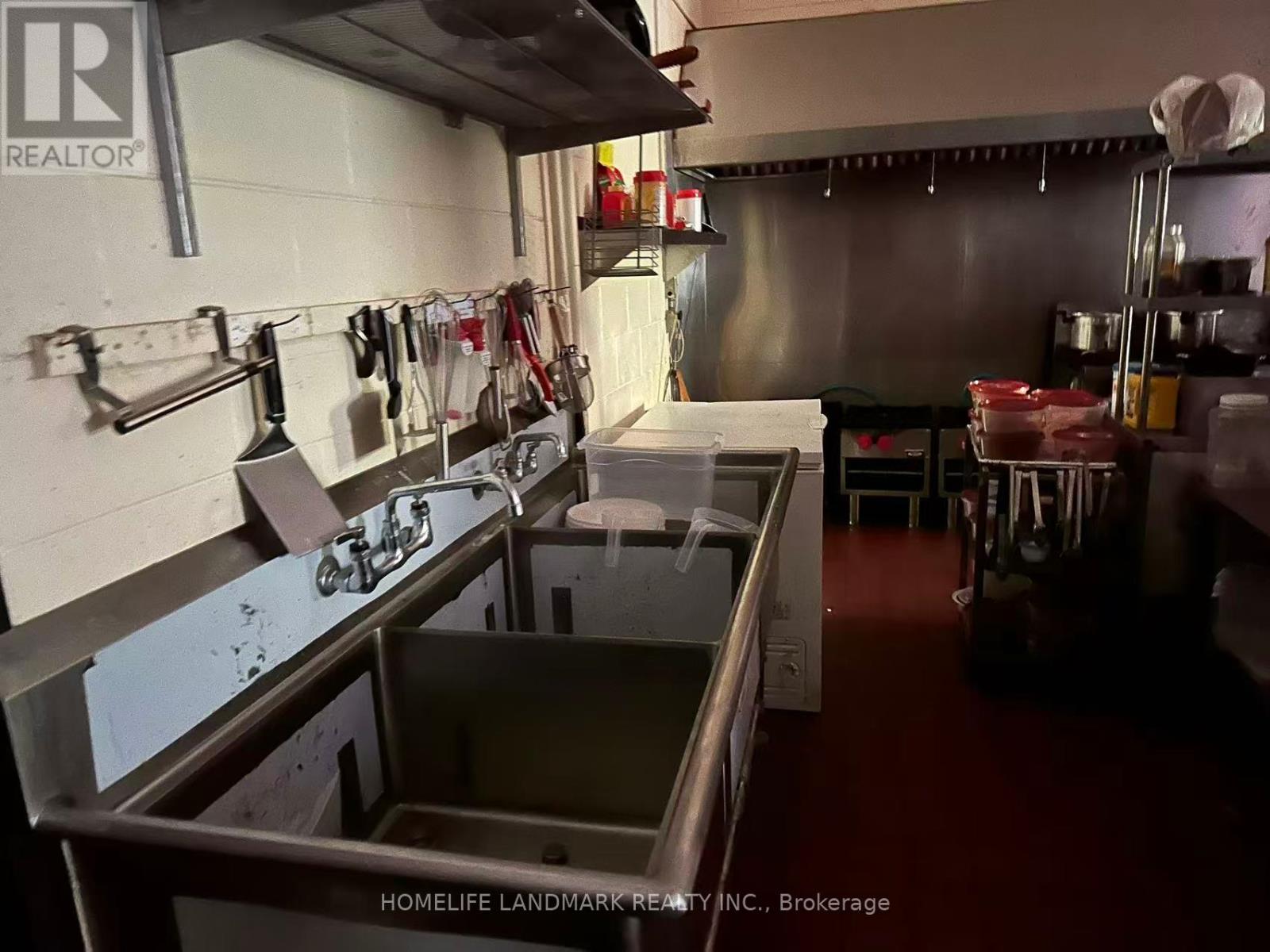 3786 Main Street, Niagara Falls (Chippawa), Ontario  L2G 6B2 - Photo 19 - X12393177