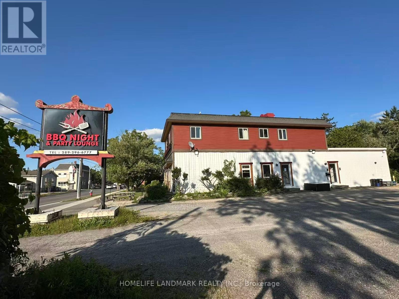 3786 Main Street, Niagara Falls (Chippawa), Ontario  L2G 6B2 - Photo 5 - X12393177