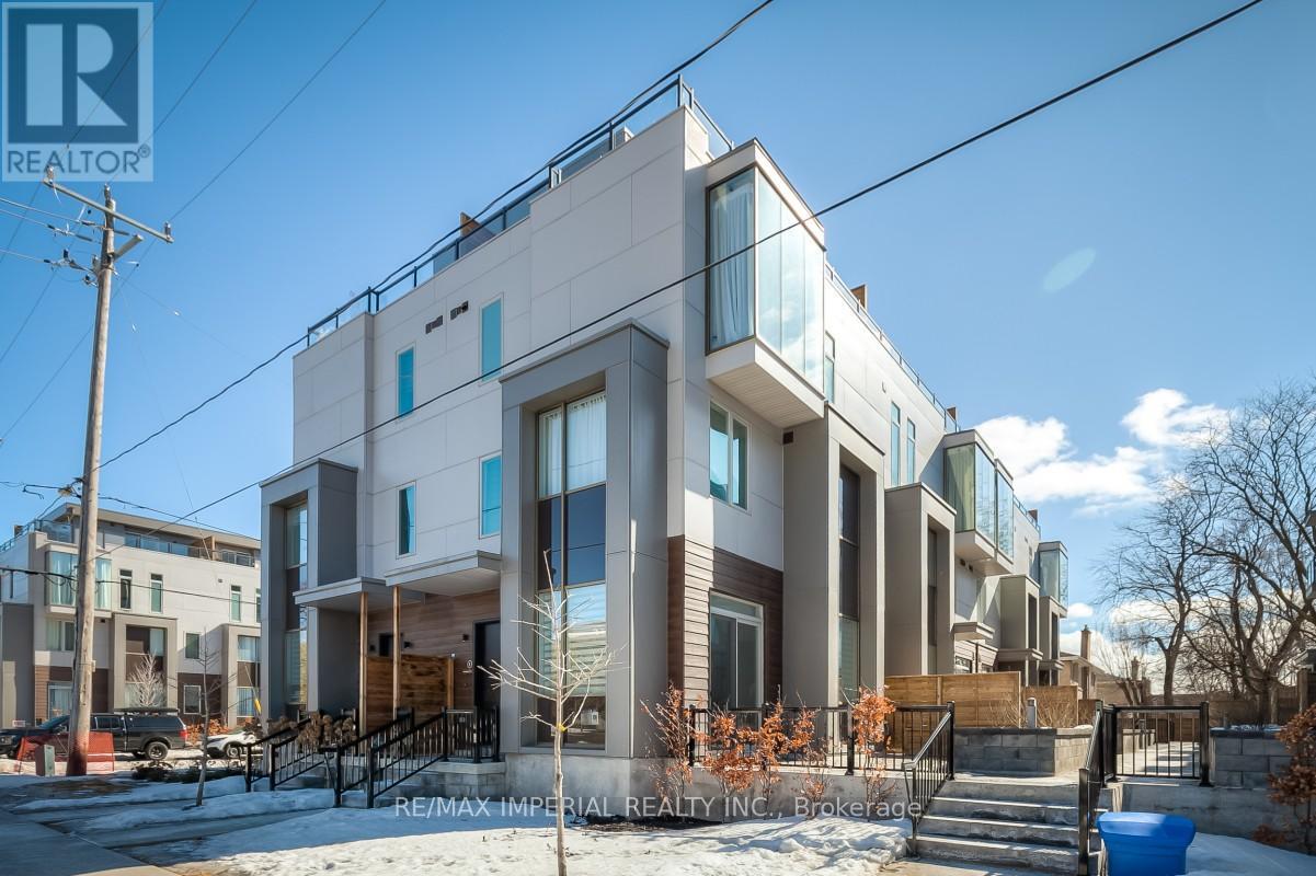 8 - 18 GREENBRIAR ROAD, Toronto, Ontario