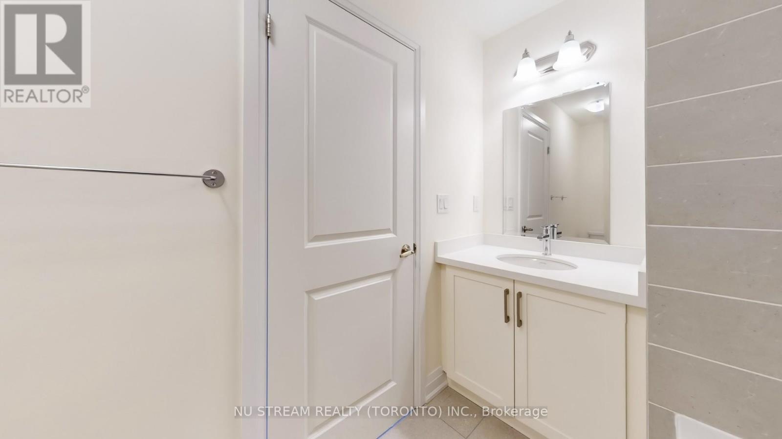 68 Clippers Crescent, Whitchurch-Stouffville, Ontario  L4A 4X7 - Photo 23 - N12393192