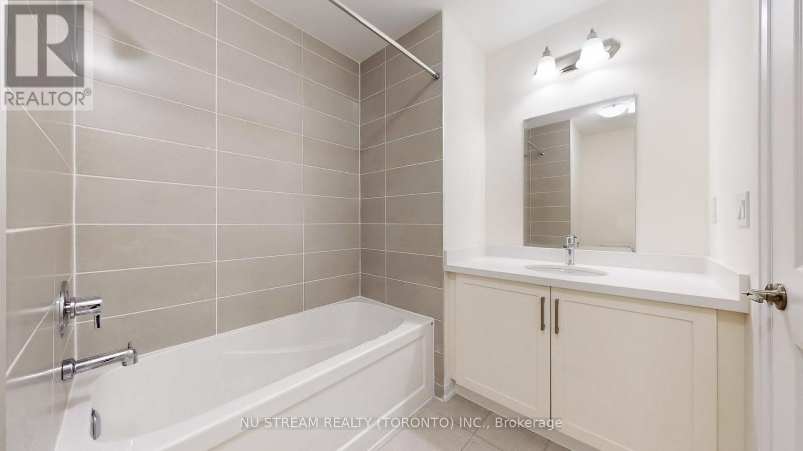 68 Clippers Crescent, Whitchurch-Stouffville, Ontario  L4A 4X7 - Photo 28 - N12393192