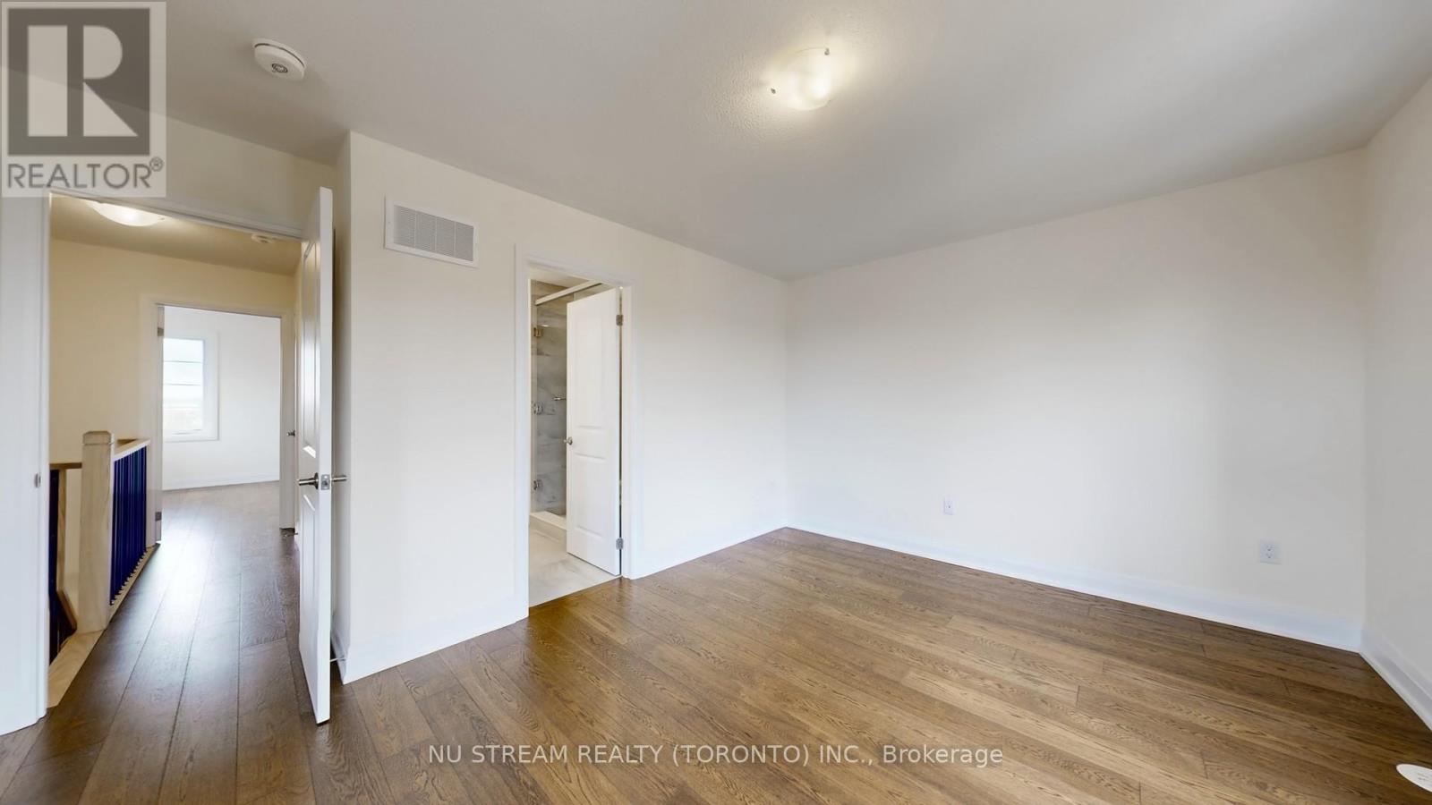 68 Clippers Crescent, Whitchurch-Stouffville, Ontario  L4A 4X7 - Photo 33 - N12393192