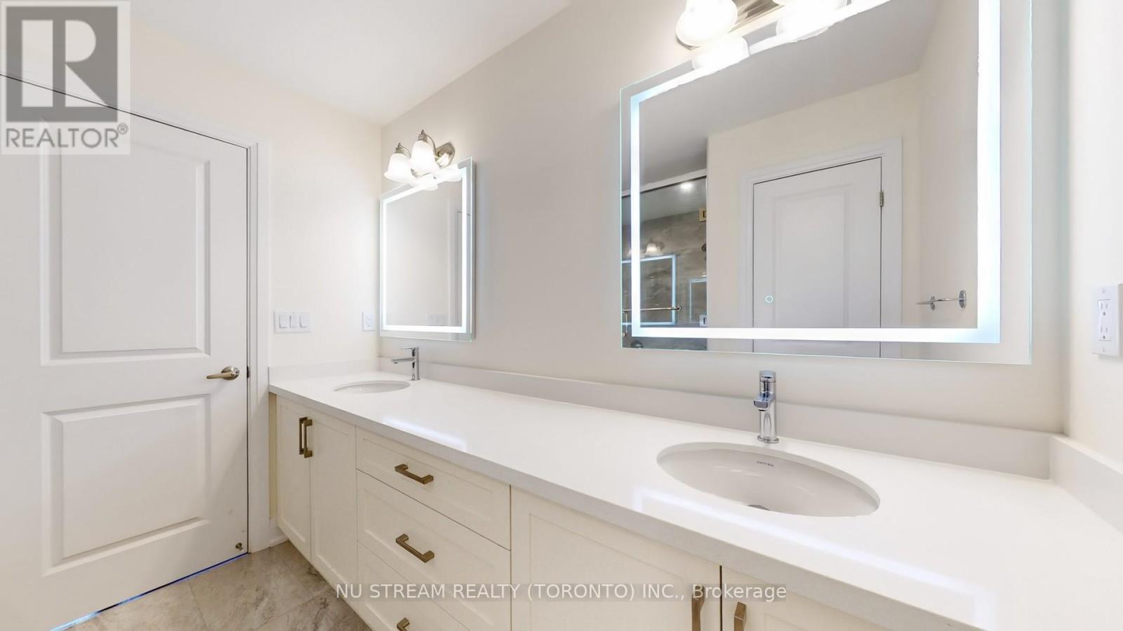 68 Clippers Crescent, Whitchurch-Stouffville, Ontario  L4A 4X7 - Photo 35 - N12393192